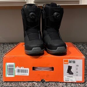New in boxThirtytwo Black Snowboard Boots